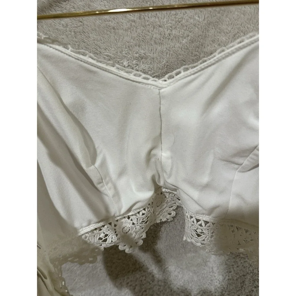 Mudd Y2K Bralette Size Medium White Floral Lace Removable Pads‎ Feminine